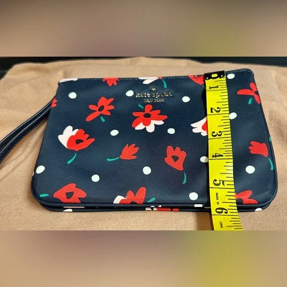 Kate Spade NWOT Wristlet/Clutch Blue with Red, Pink, Green Flowers & White Dots - Picture 6 of 14